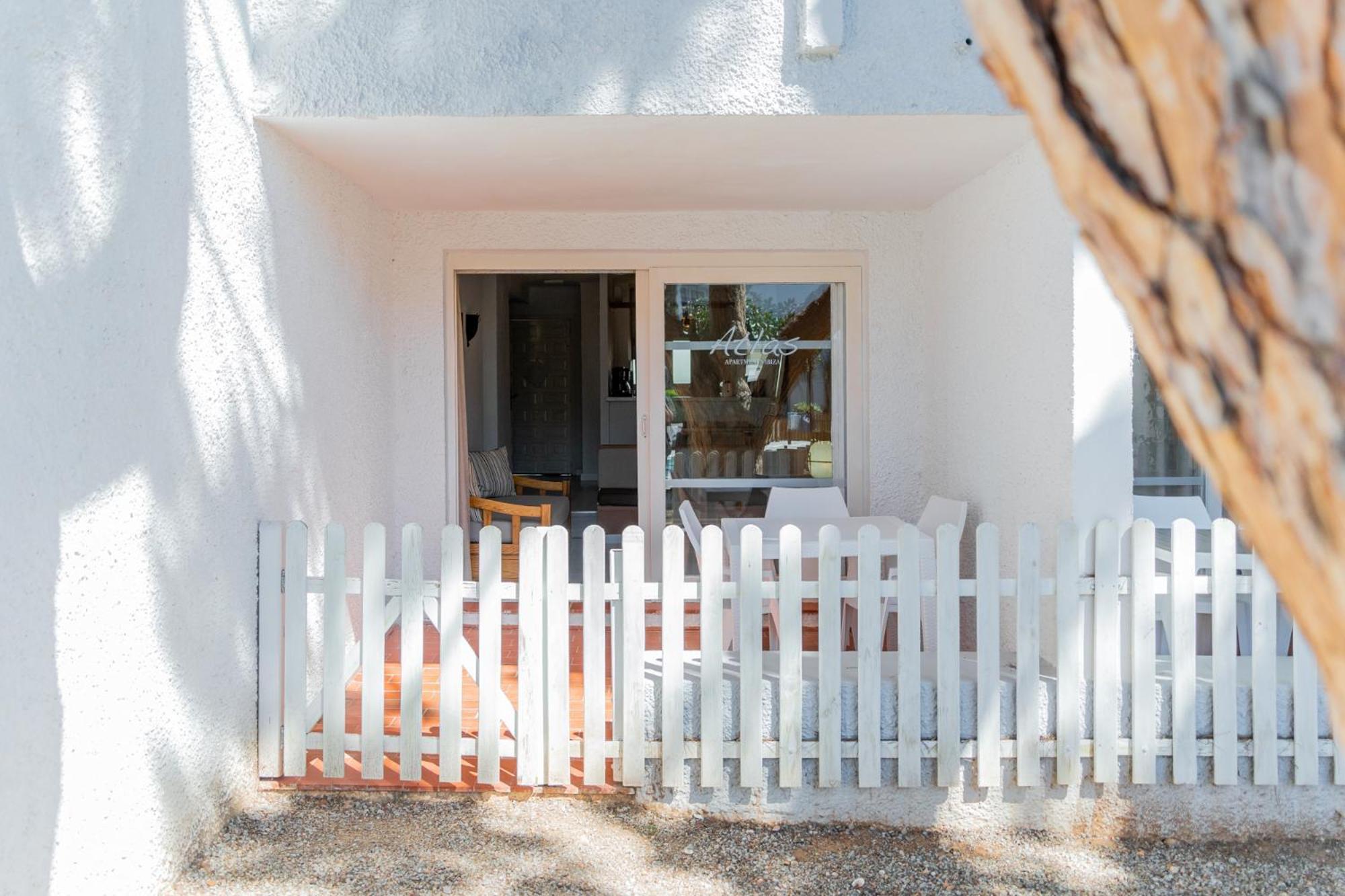 Atlas Apartments Ibiza Santa Eulária des Riu Exterior foto