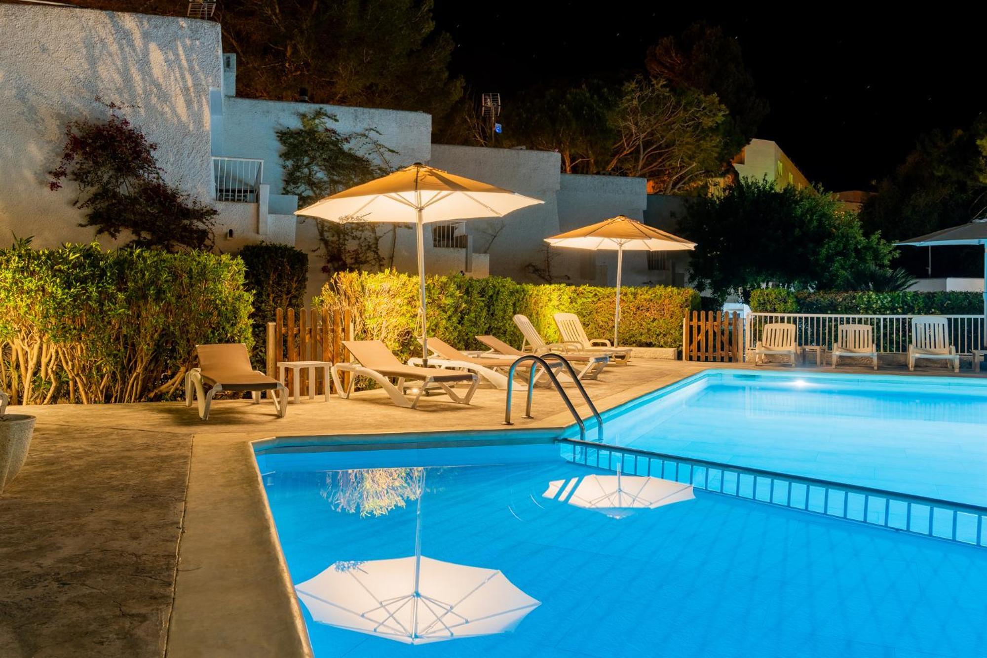Atlas Apartments Ibiza Santa Eulária des Riu Exterior foto